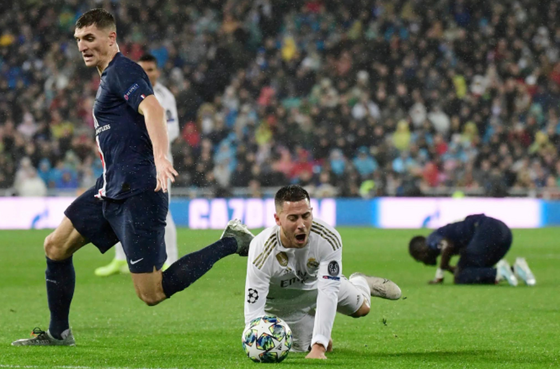 华体会app-利物浦险胜拜仁，阿扎尔补时绝平西甲的简单介绍  第1张